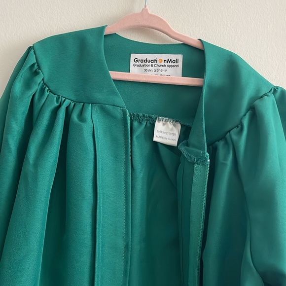 Graduation Cap & Gown - Picture 6 of 9